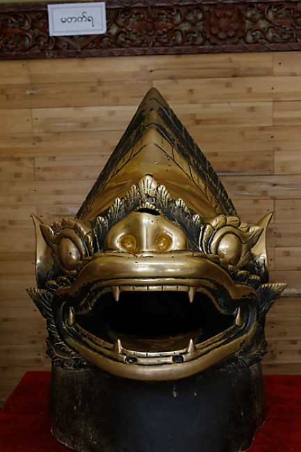 Mandalay-Bouddha Mahamuni-052